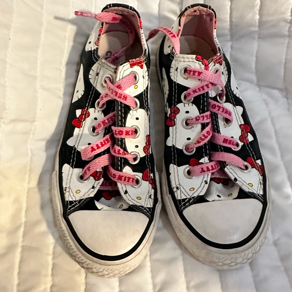 Hello kitty Converse Size 12
